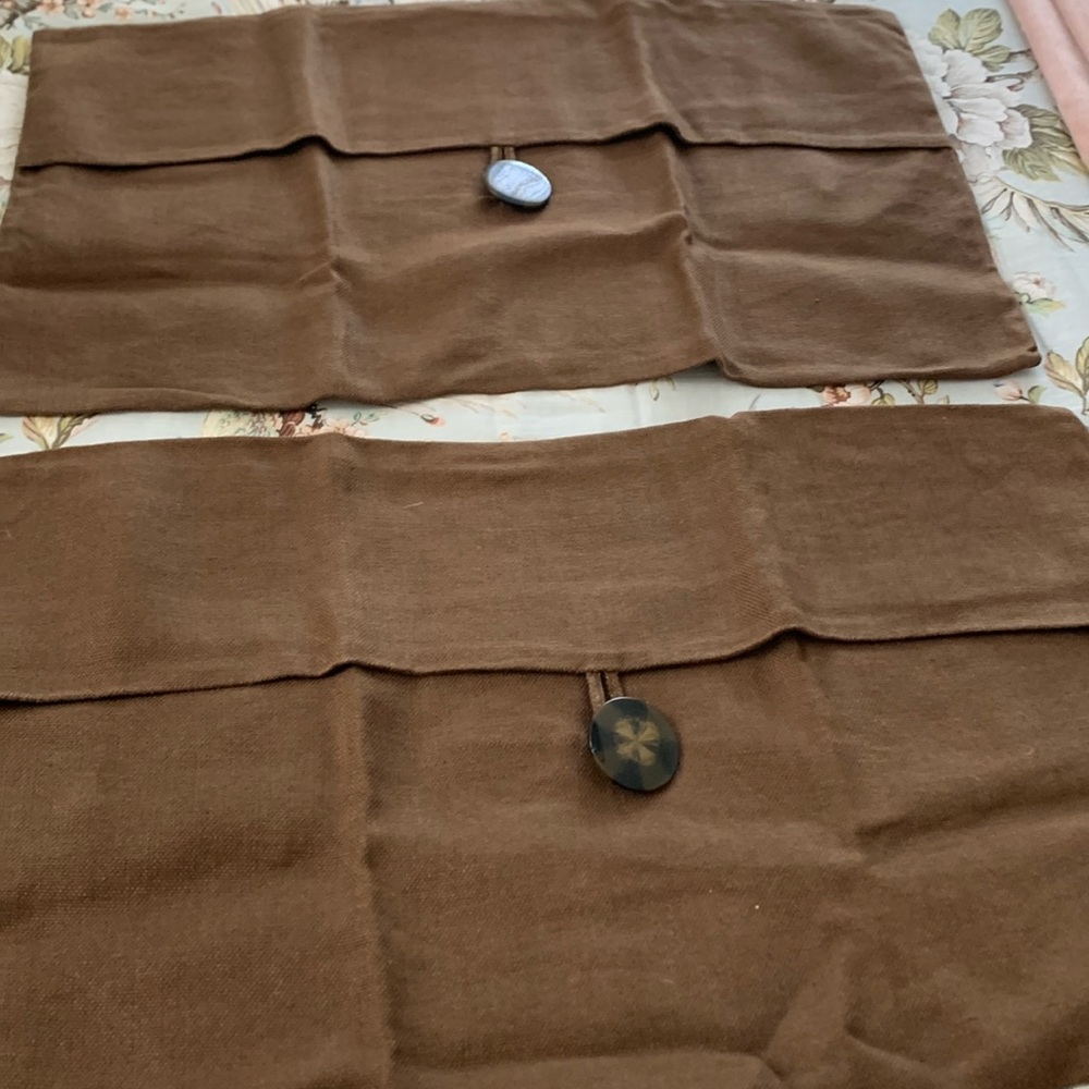 Pottery Barn (2) linen pillow shams like new